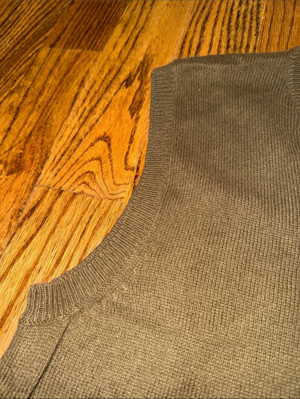 Banana republic men’s brown sweater vest size medium NWOT